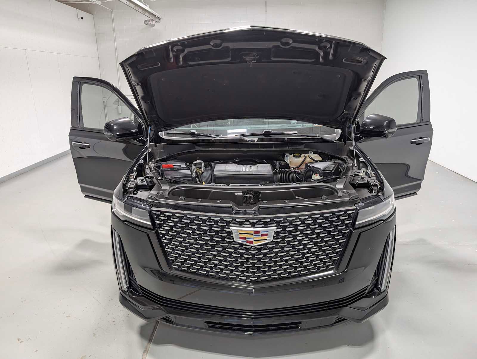 Used 2021 Cadillac Escalade Premium Luxury image 12