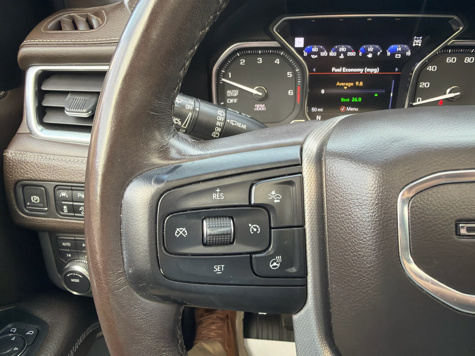Used 2021 GMC Yukon XL Denali w/ Denali Premium Package AWD/4WD image 10