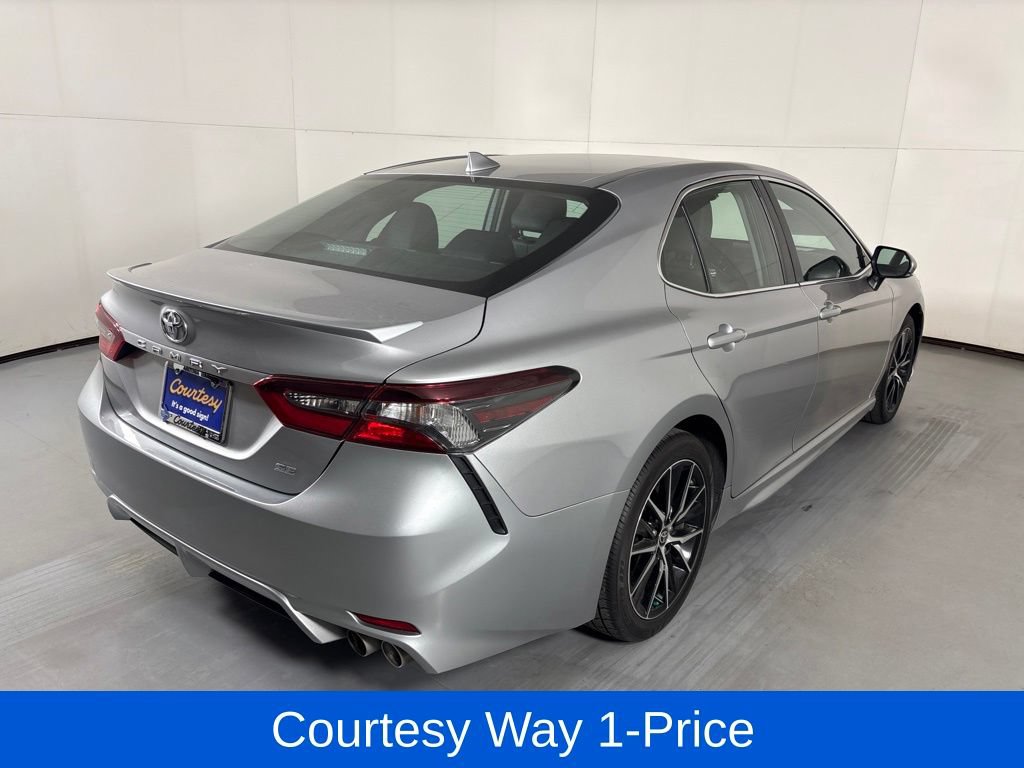 Used 2024 Toyota Camry SE FWD image 9