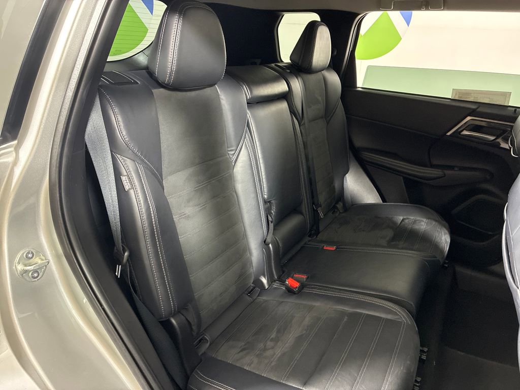 Used 2022 Mitsubishi Outlander SE image 29