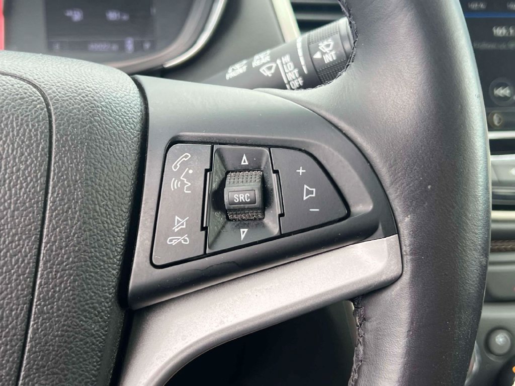 Used 2019 Chevrolet Trax LT w/ LT Convenience Package AWD/4WD image 22