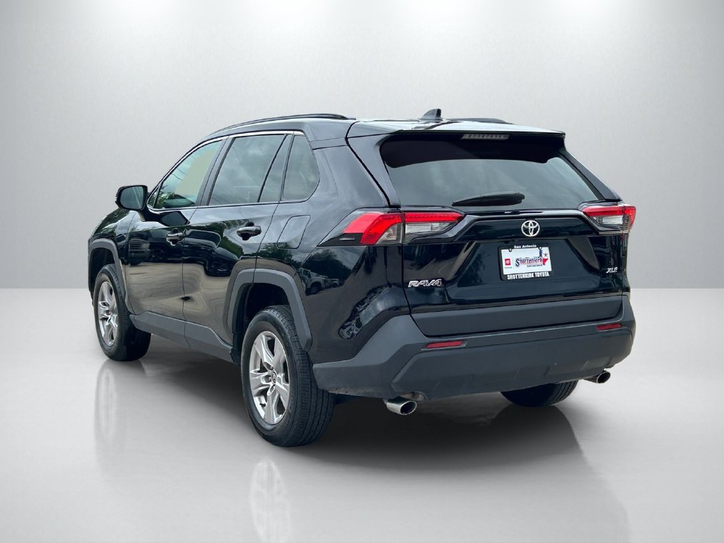 Used 2025 Toyota RAV4 XLE FWD image 7