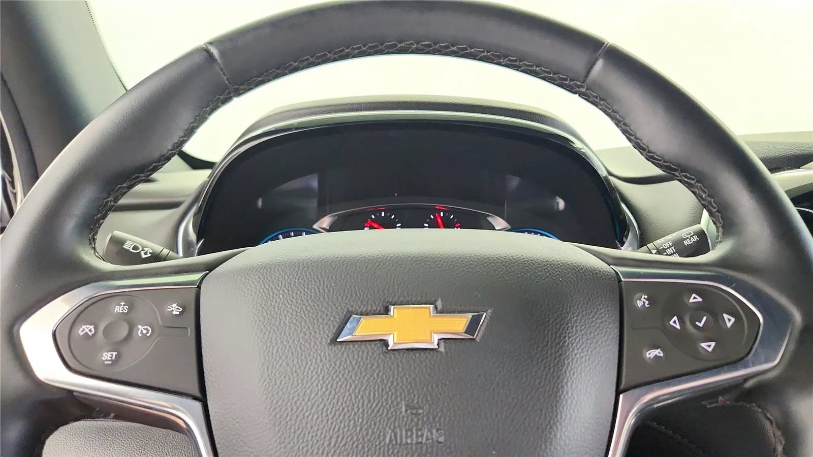 Used 2023 Chevrolet Traverse LT FWD image 27