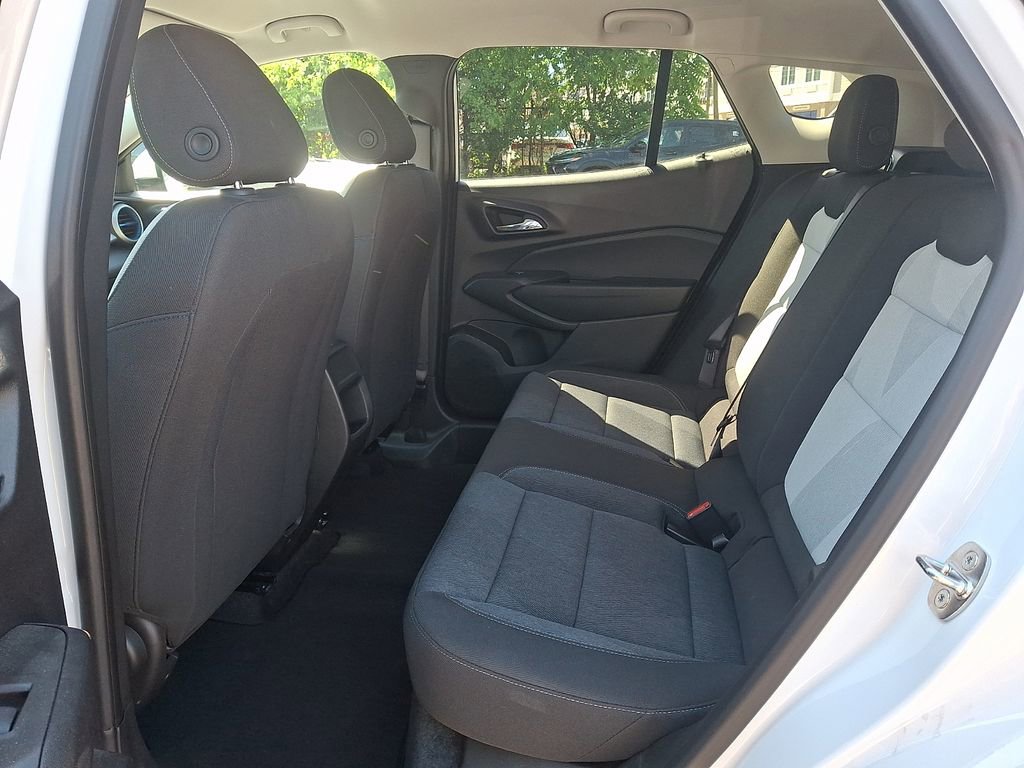 Used 2024 Chevrolet Trax LS w/ LS Convenience Package FWD image 10