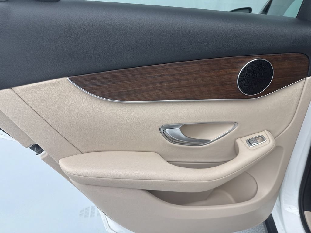 Used 2020 Mercedes-Benz GLC 300 4MATIC image 17