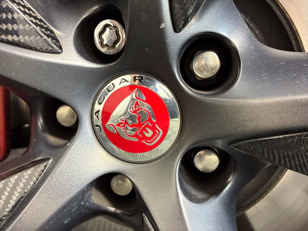 Used 2017 Jaguar F-TYPE R AWD/4WD image 33