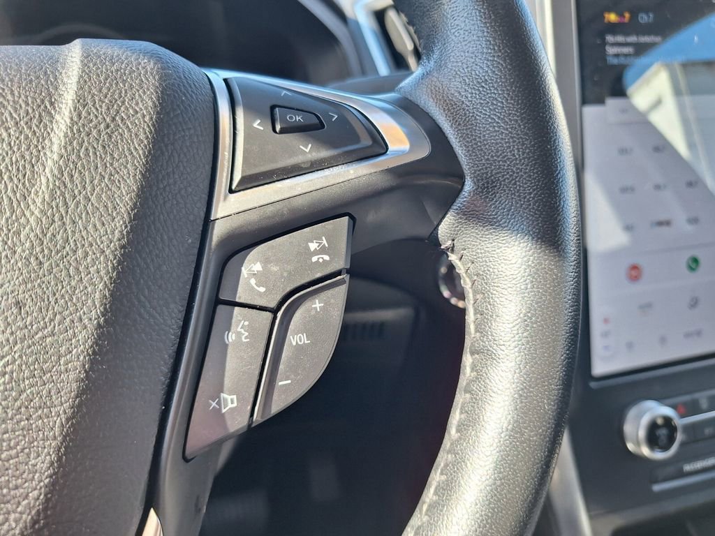 Used 2022 Ford Edge Titanium w/ Class II Trailer Tow Package image 17