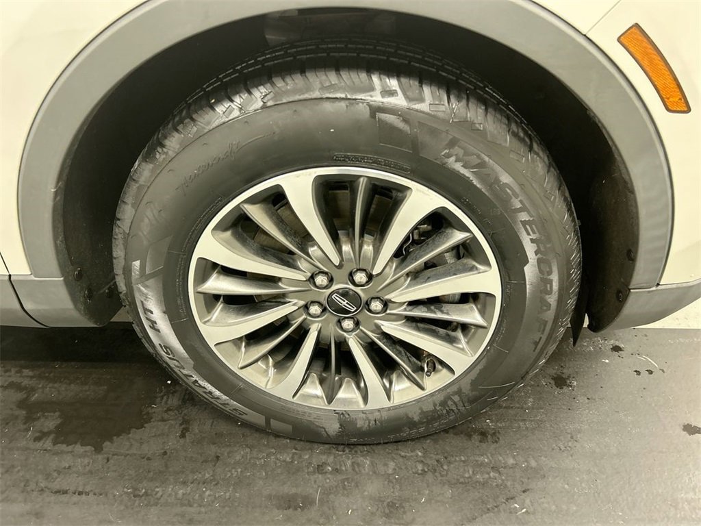 Used 2019 Lincoln Nautilus Select image 8