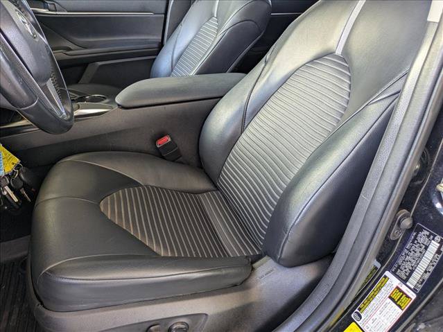 Used 2020 Toyota Camry SE FWD image 12