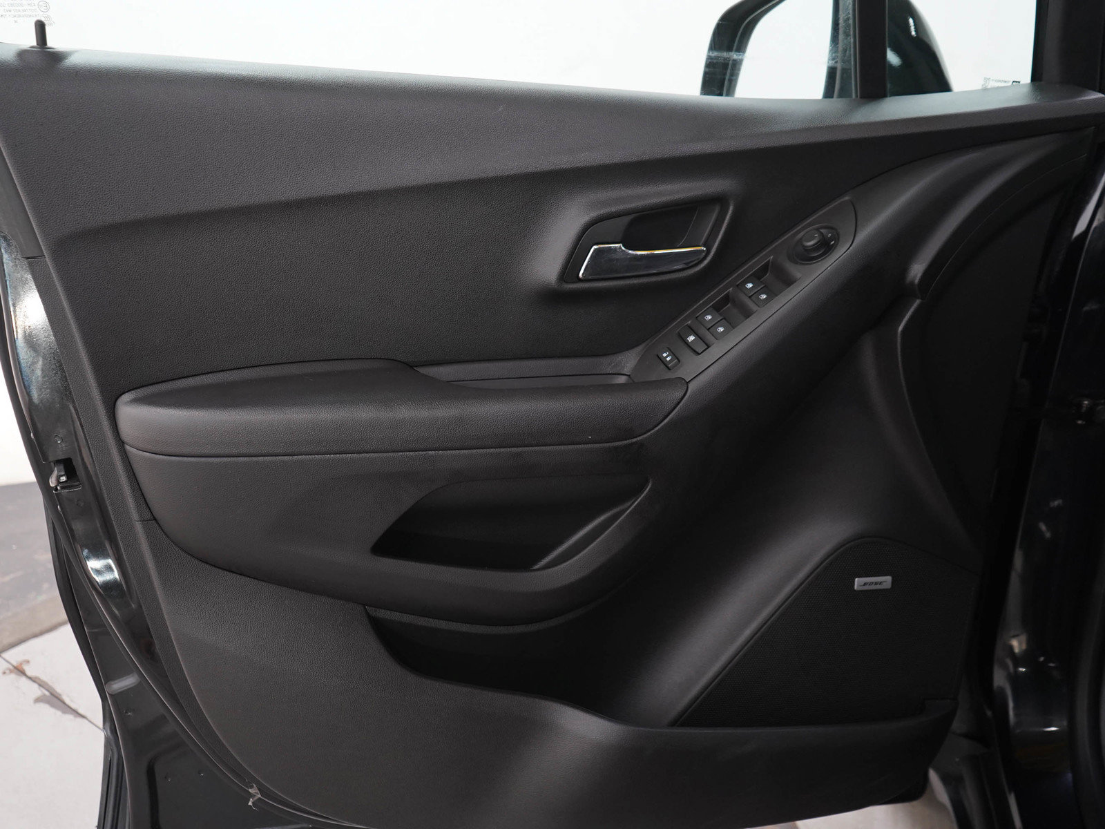 Used 2015 Chevrolet Trax LT w/ LT Sun and Sound Package FWD image 20