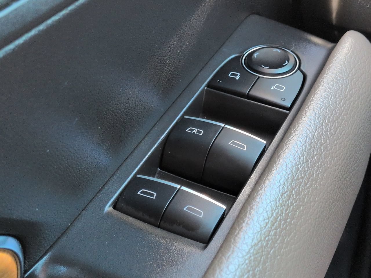 Used 2023 GMC Canyon Denali AWD/4WD image 23