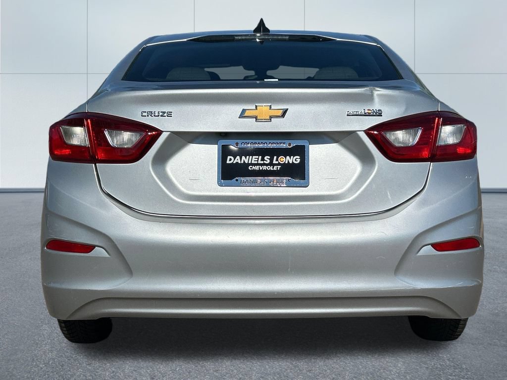 Used 2018 Chevrolet Cruze LS FWD image 4