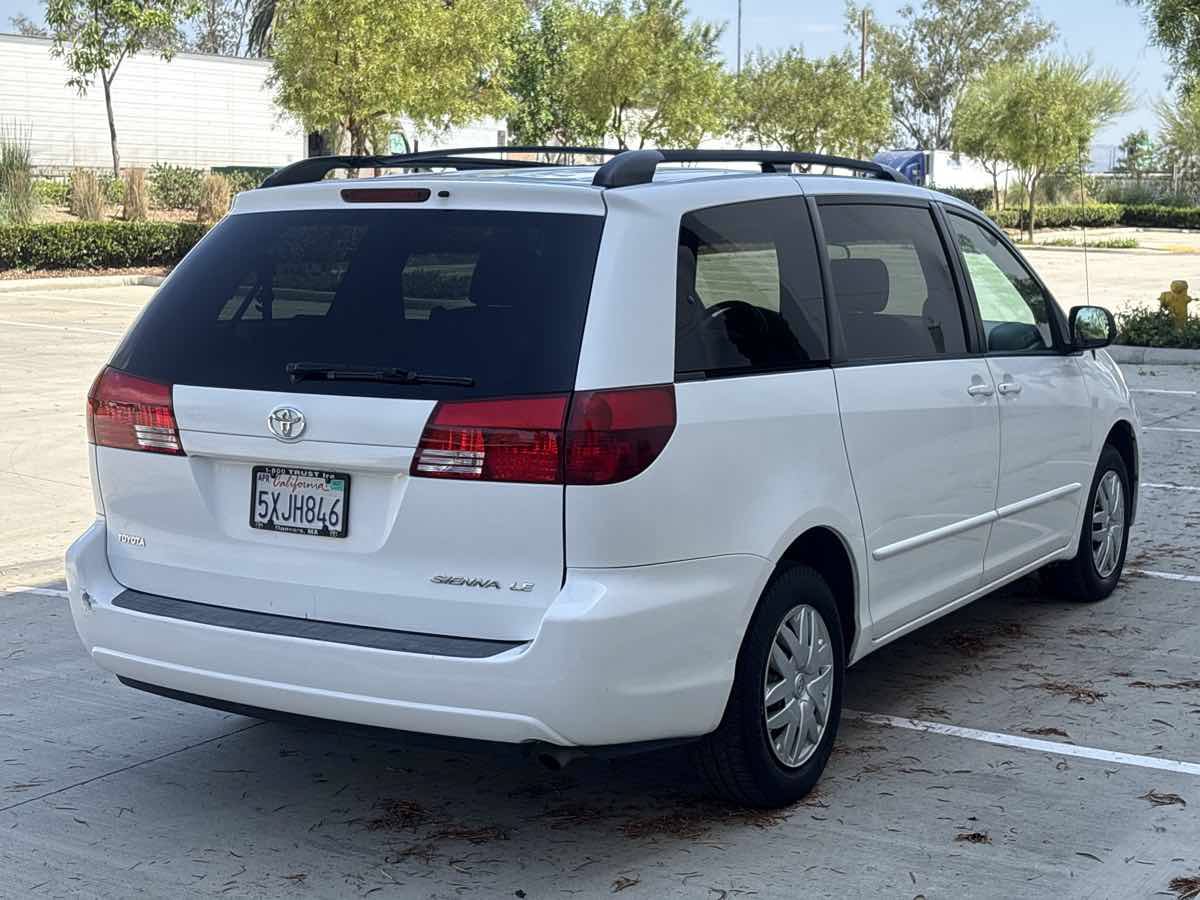 Used 2005 Toyota Sienna LE FWD image 3
