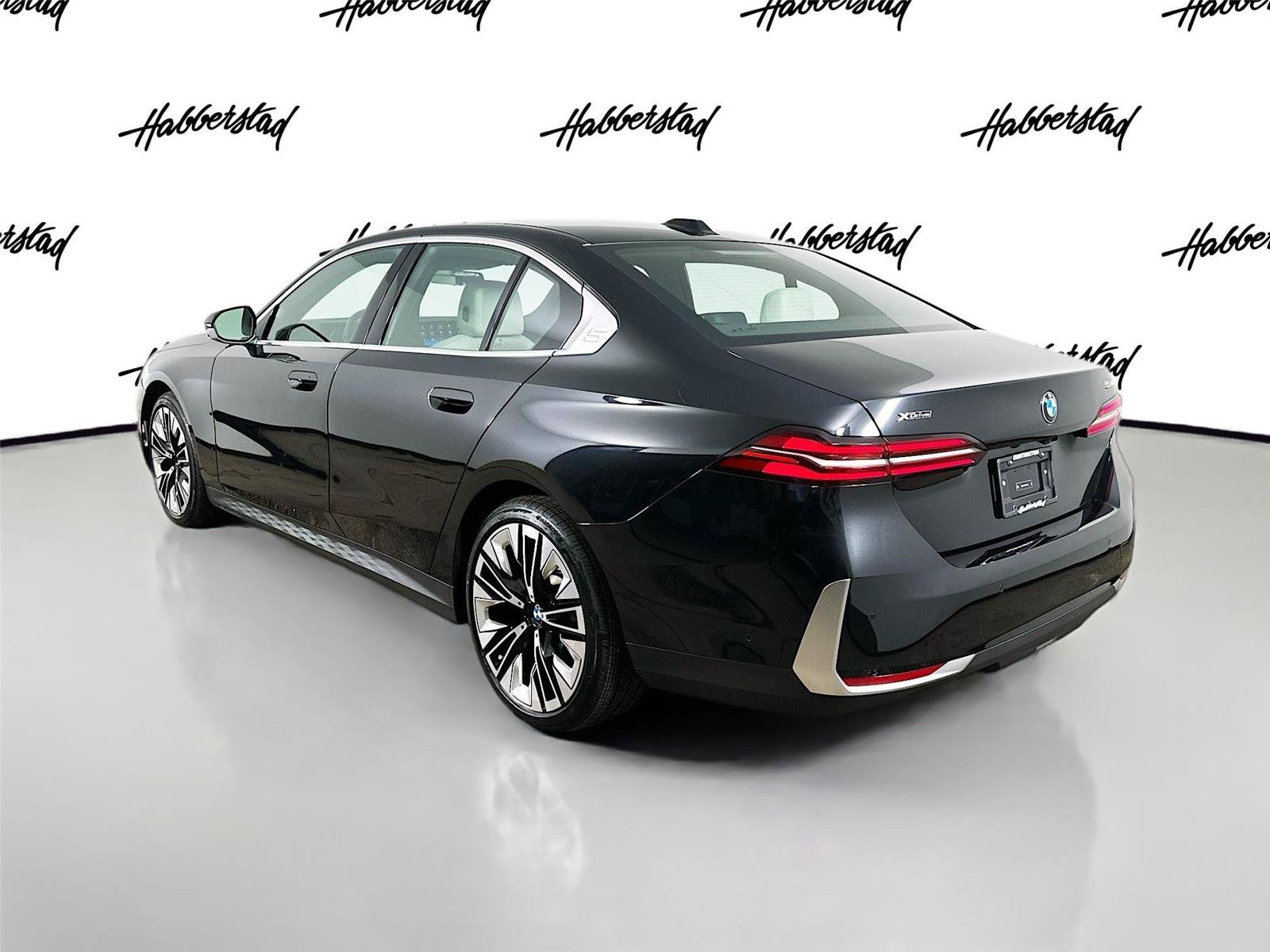 Used 2025 BMW 530i xDrive w/ Premium Package image 7