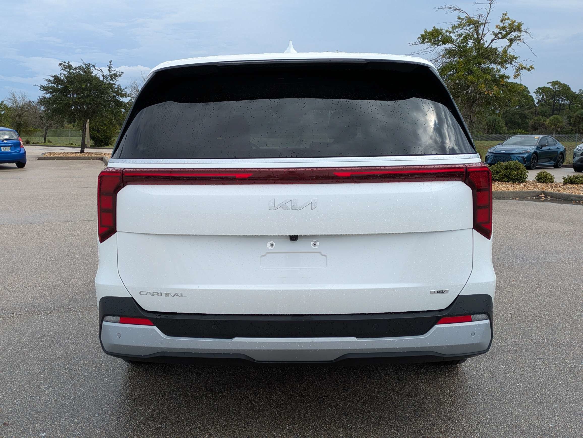 Certified 2026 Kia Carnival LXS FWD image 5