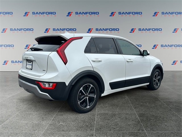 Used 2023 Kia Niro LX image 5