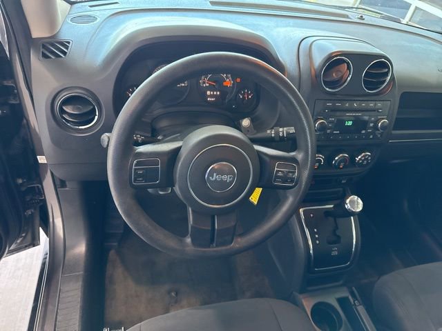 Used 2016 Jeep Patriot Sport w/ Power Value Group FWD image 5