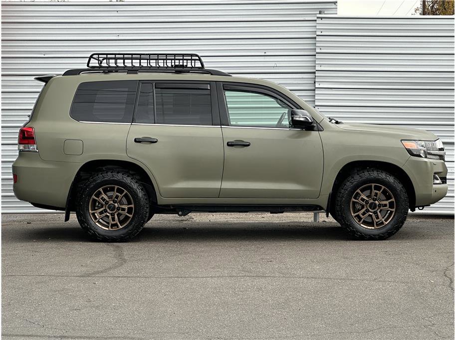 Used 2021 Toyota Land Cruiser Heritage Edition image 9