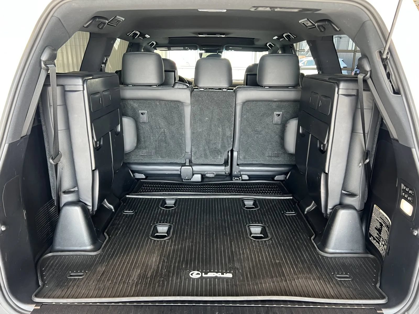 Used 2021 Lexus LX 570 4WD w/ Sport Package image 27