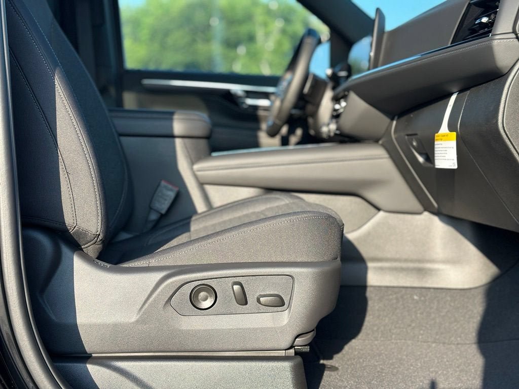 New 2026 Chevrolet Suburban LS AWD/4WD image 26
