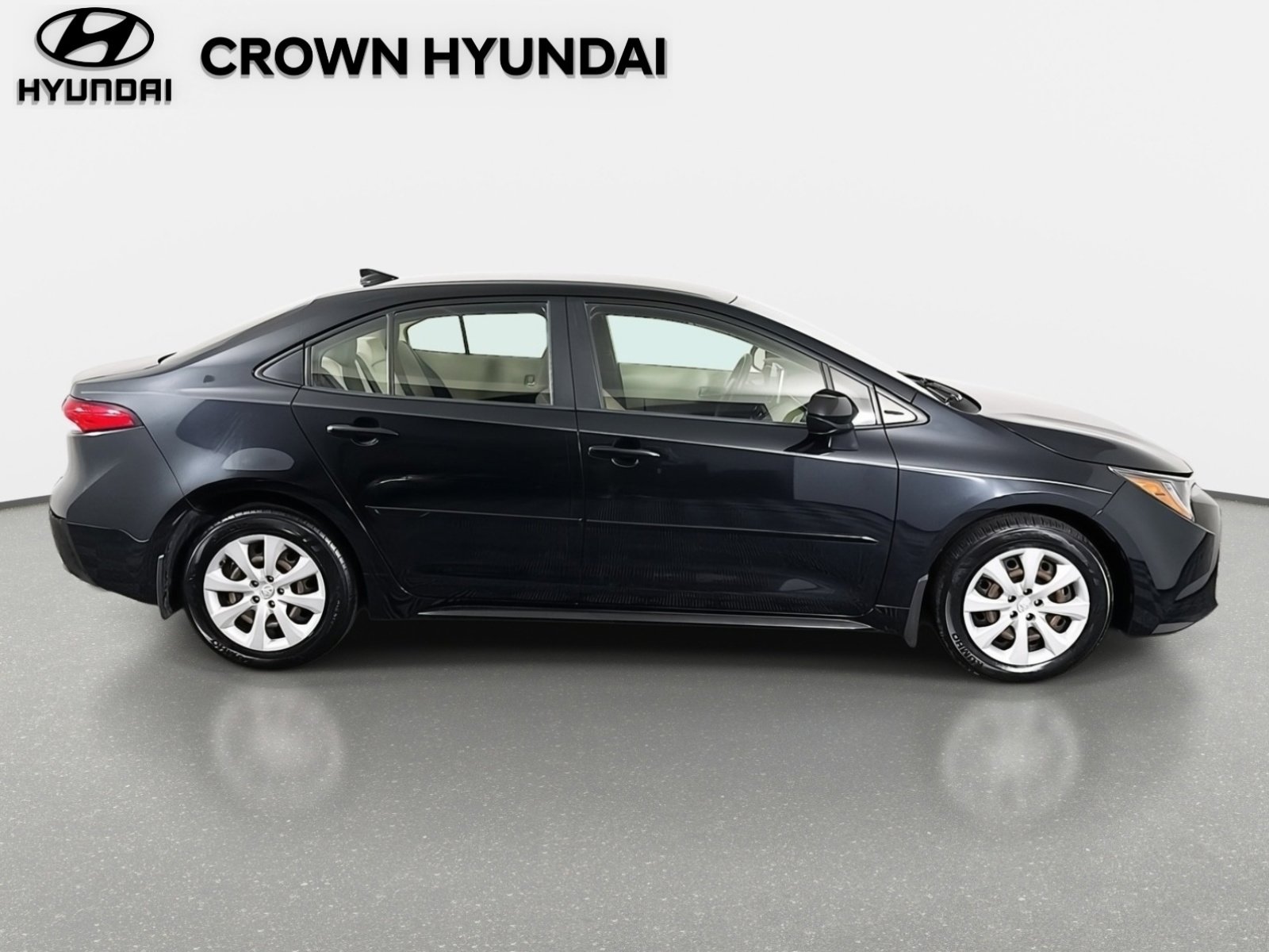 Used 2021 Toyota Corolla LE image 5