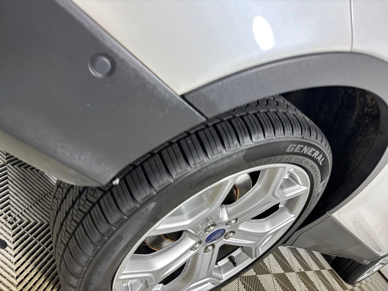 Used 2019 Ford Escape Titanium FWD image 34