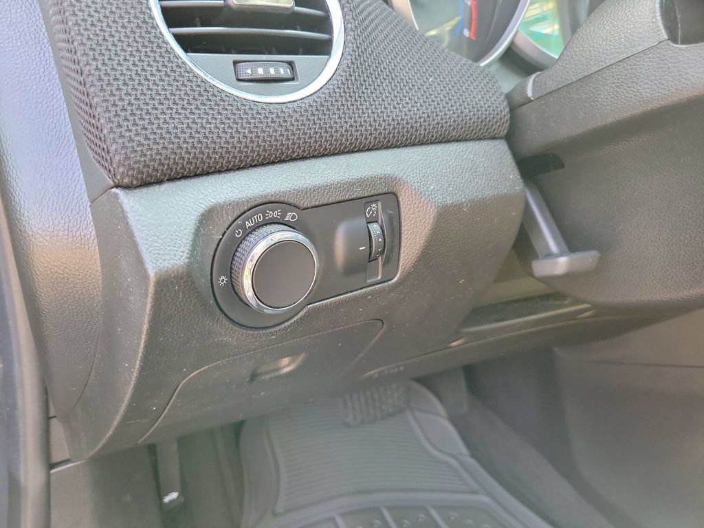 Used 2015 Chevrolet Cruze LT FWD image 25
