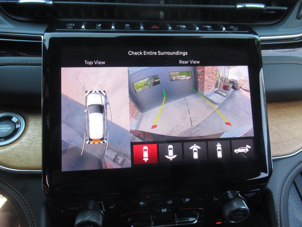 Used 2023 Jeep Grand Cherokee Summit AWD/4WD image 37