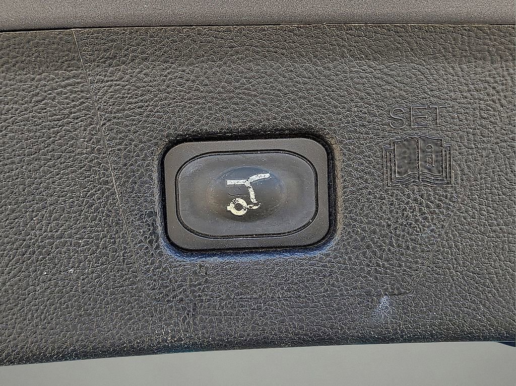 Used 2022 Ford Edge Titanium image 15