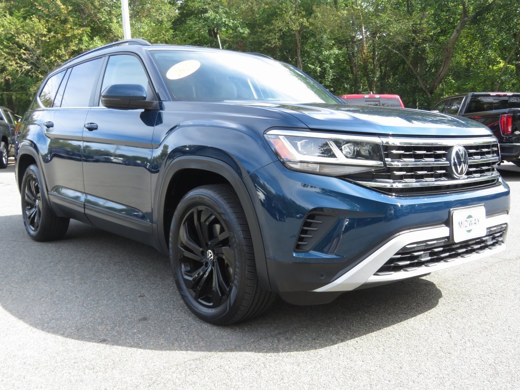 Used 2022 Volkswagen Atlas SE w/ Black Wheel Package image 4