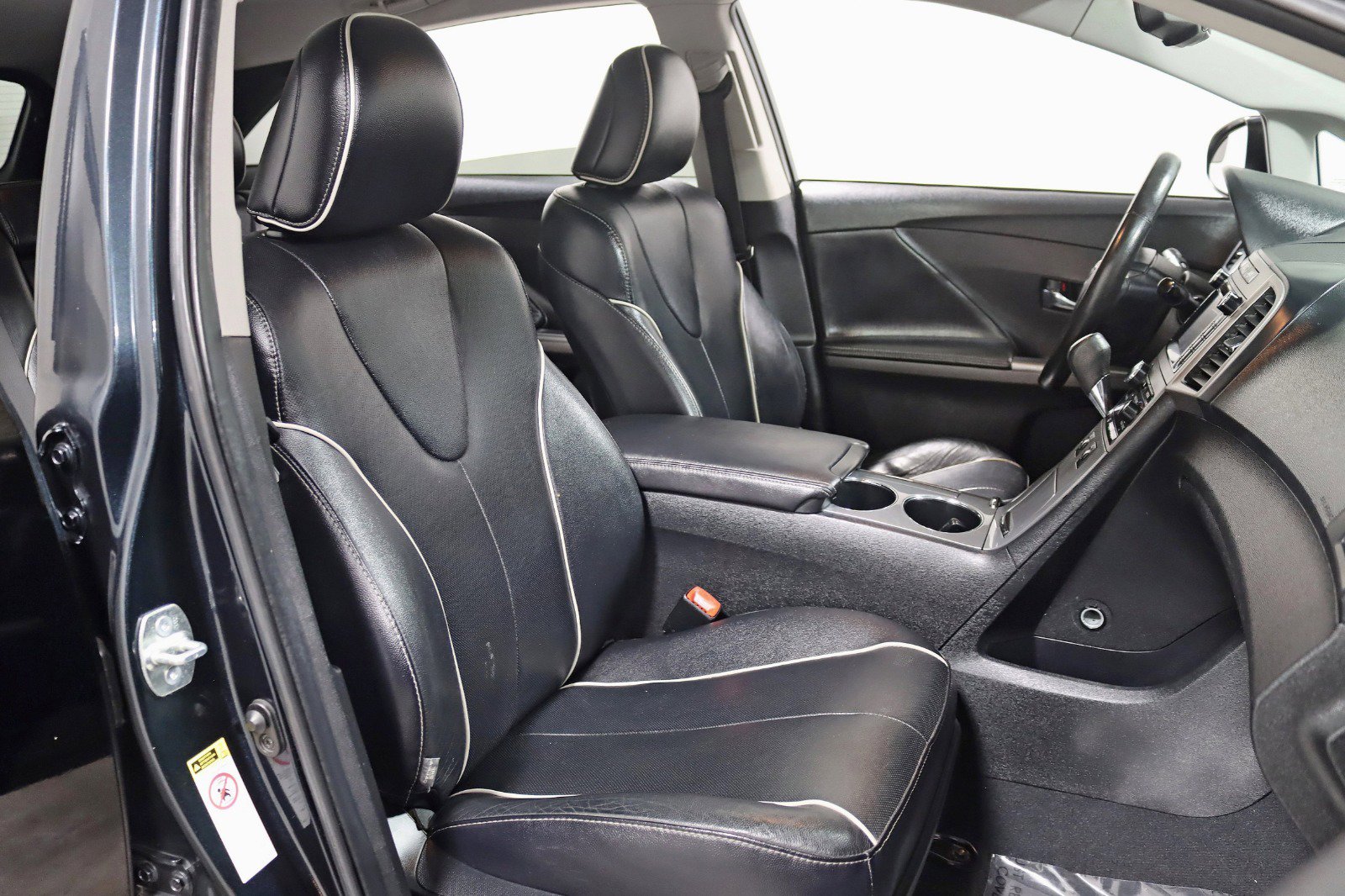 Used 2013 Toyota Venza XLE image 23