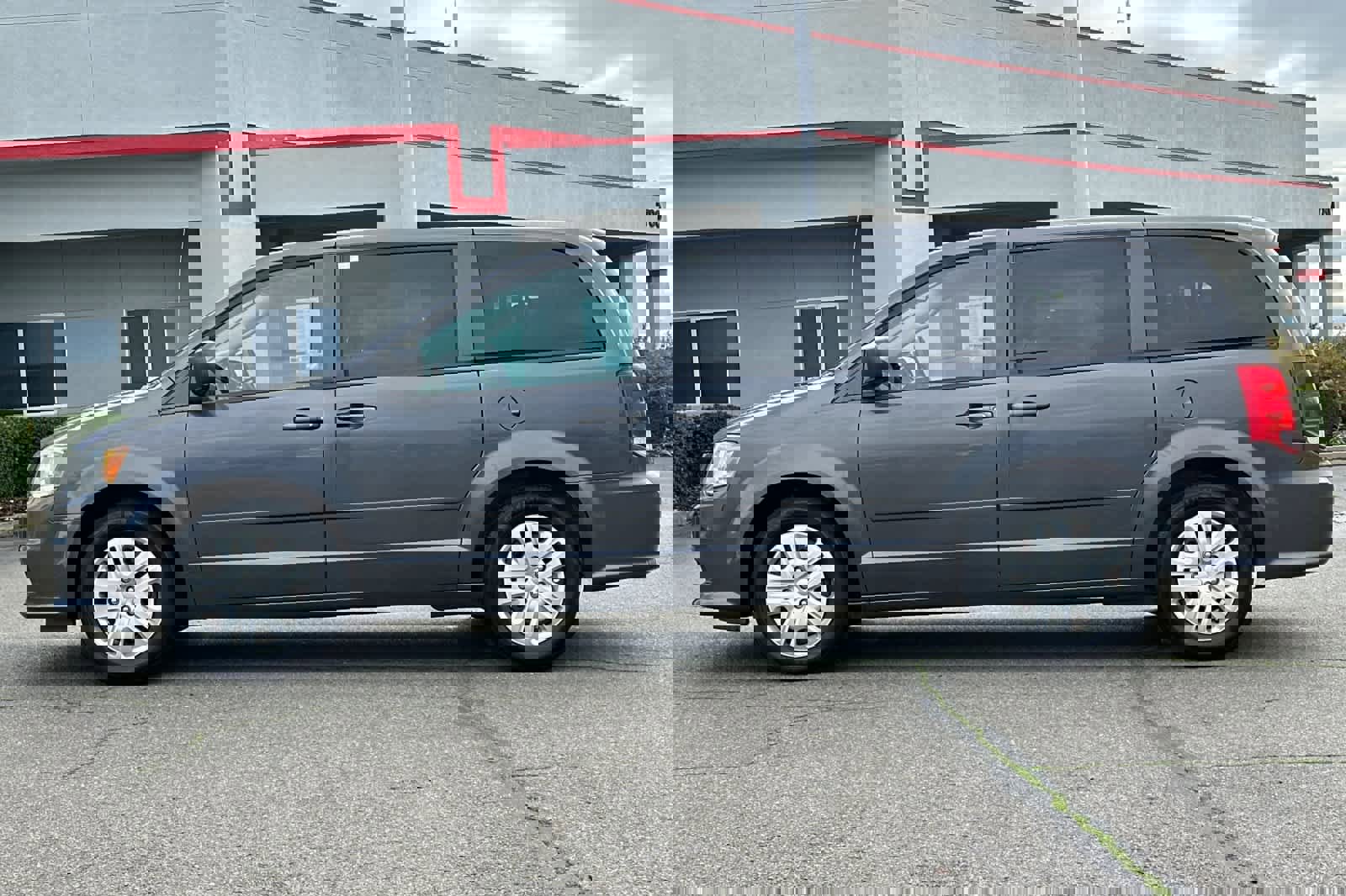 Used 2017 Dodge Grand Caravan SE w/ Power Window Group image 9