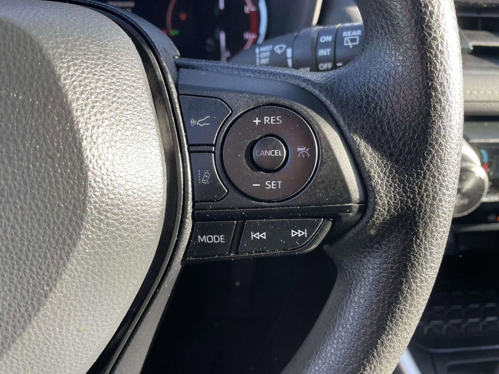 Used 2024 Toyota RAV4 XLE image 32
