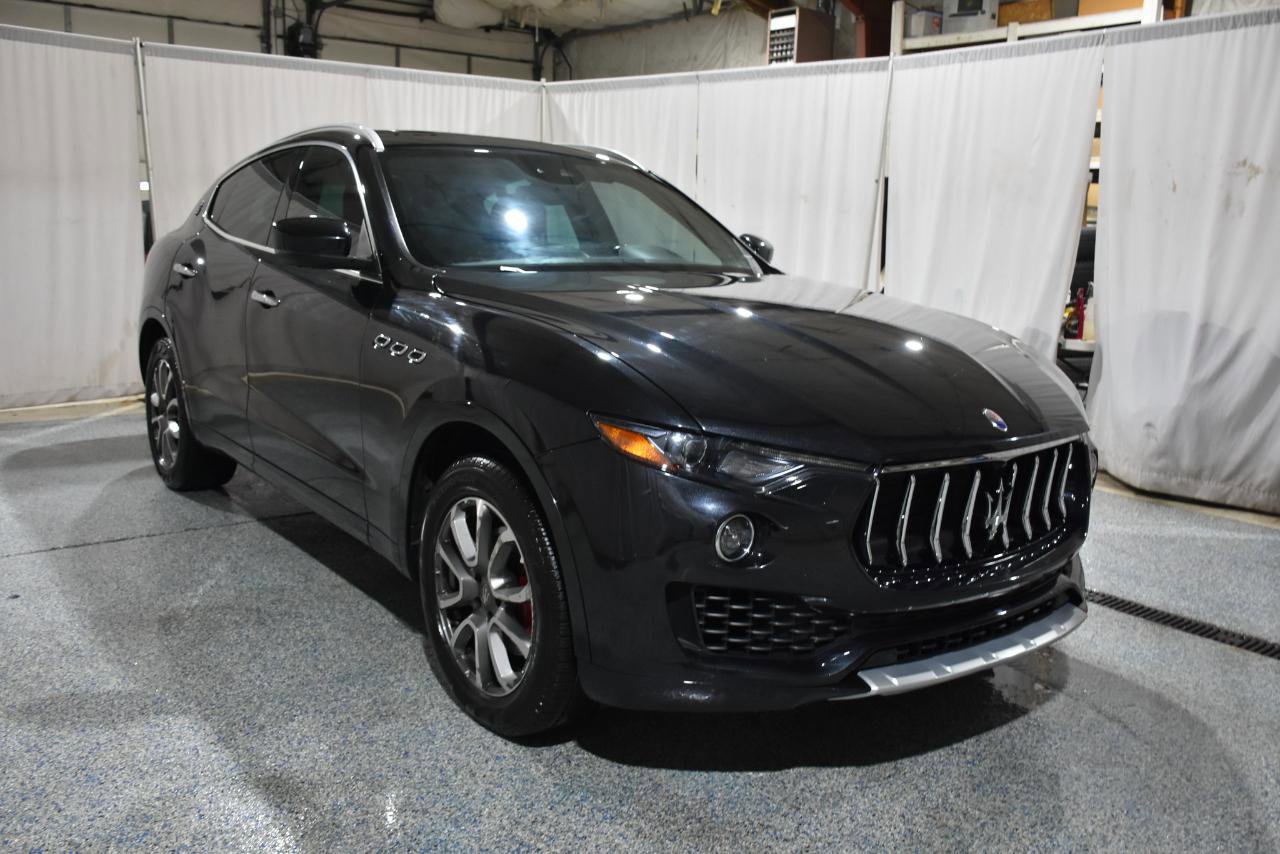 Used 2017 Maserati Levante w/ Luxury Package AWD/4WD image 3