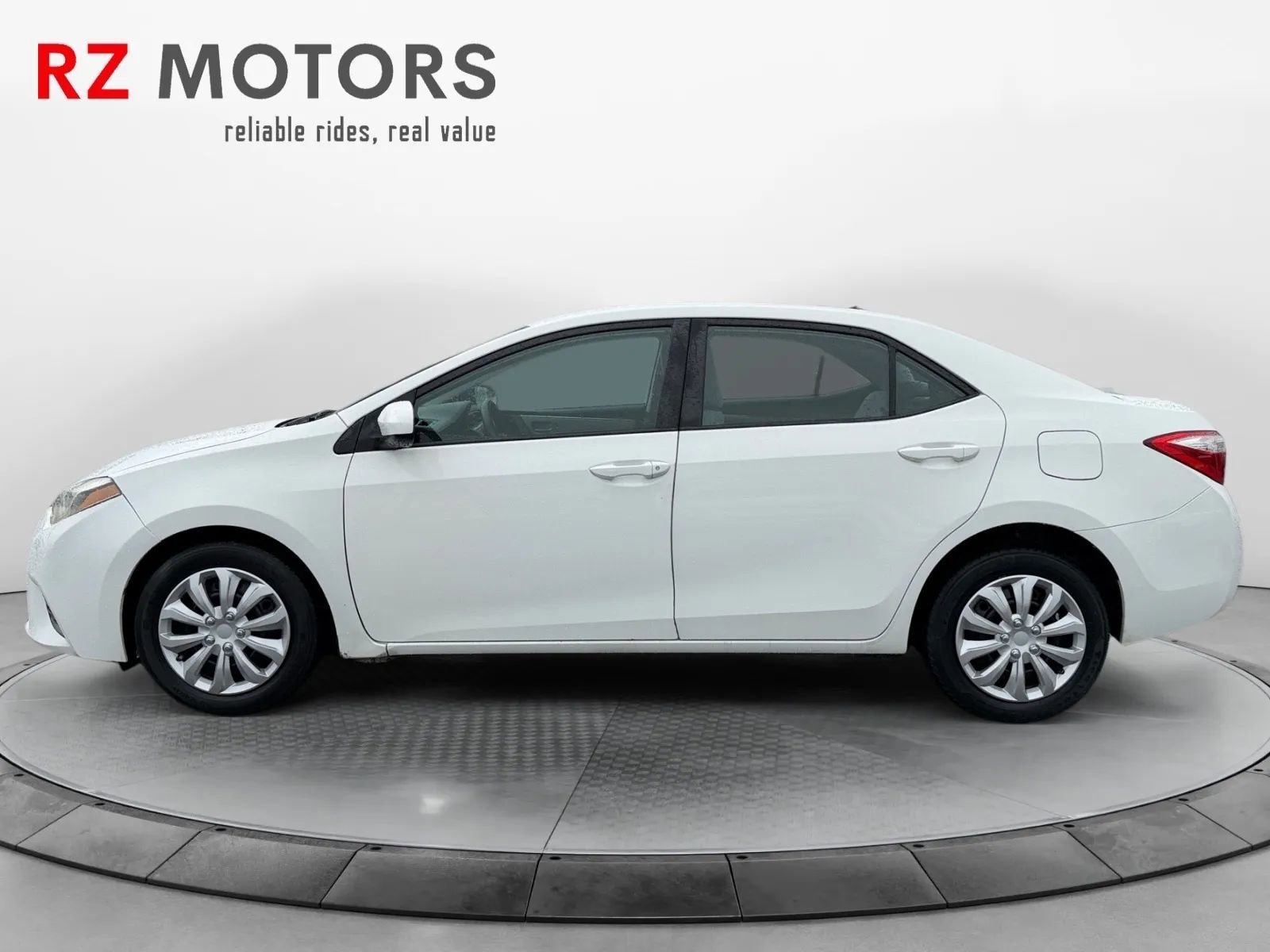 Used 2016 Toyota Corolla LE image 2