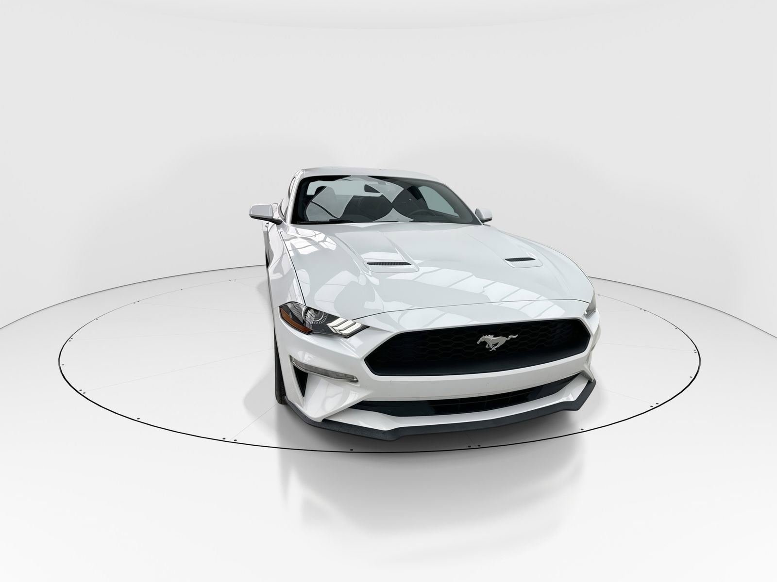 Used 2018 Ford Mustang EcoBoost image 3