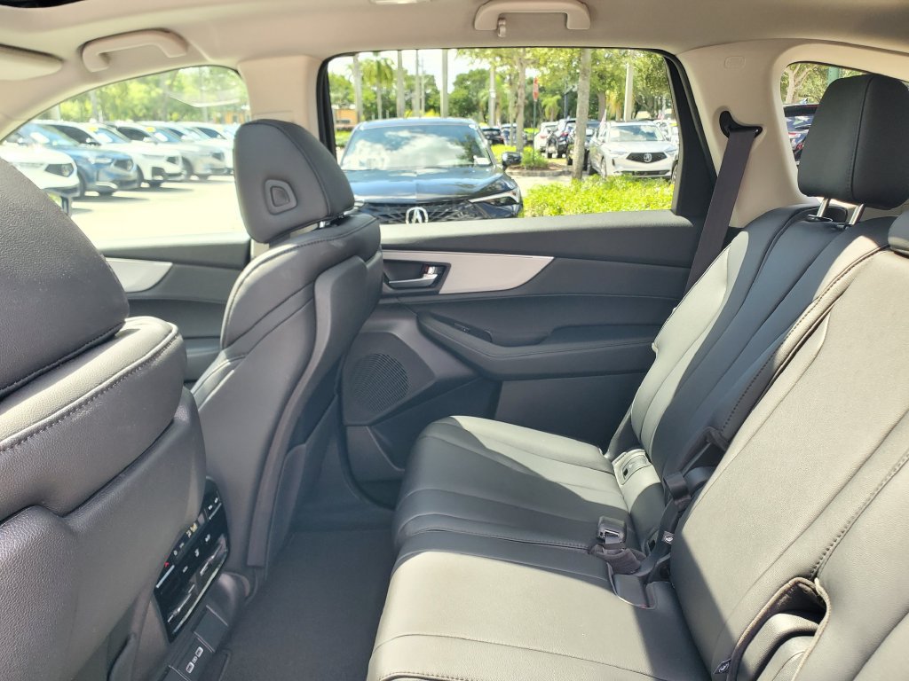 Used 2024 Acura MDX FWD image 12