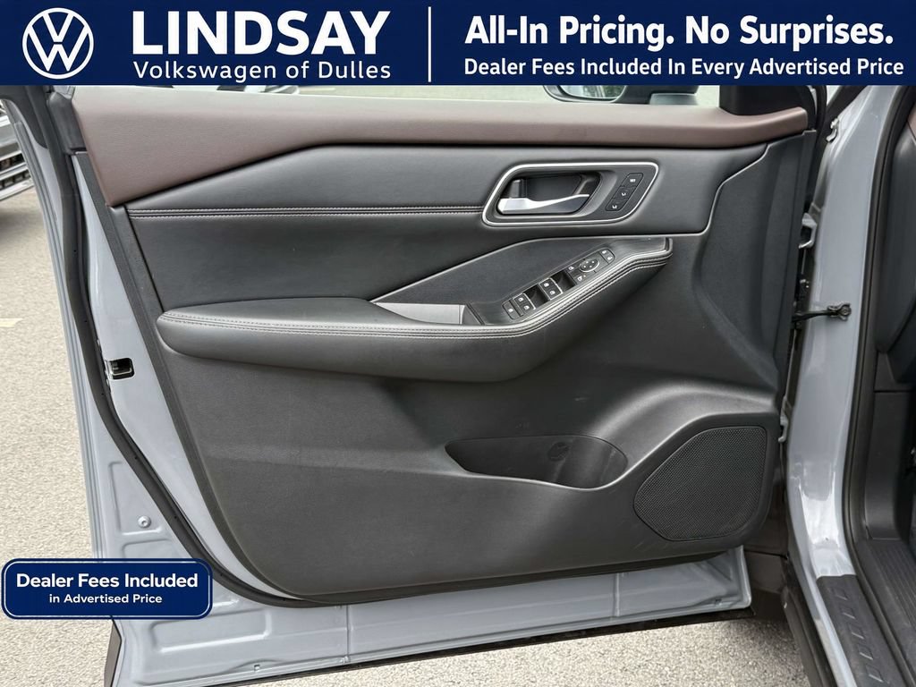 Used 2021 Nissan Rogue SL w/ Premium Package AWD/4WD image 9