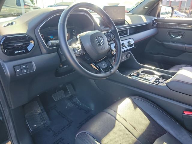 Certified 2025 Honda Pilot Black Edition image 20