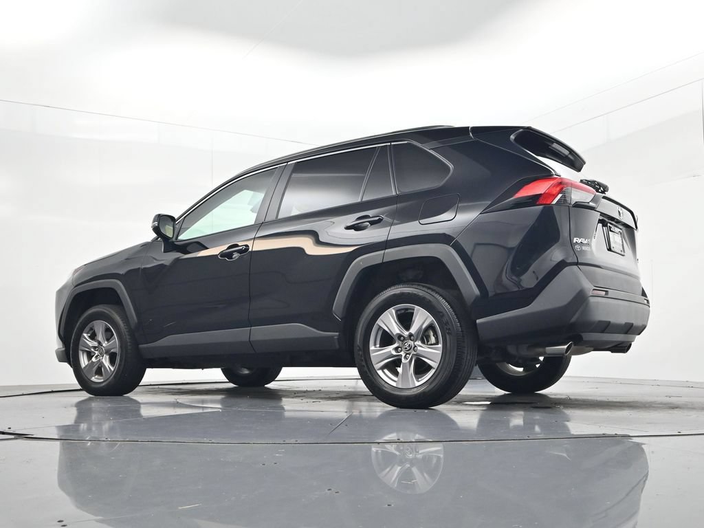 Used 2025 Toyota RAV4 XLE FWD image 48
