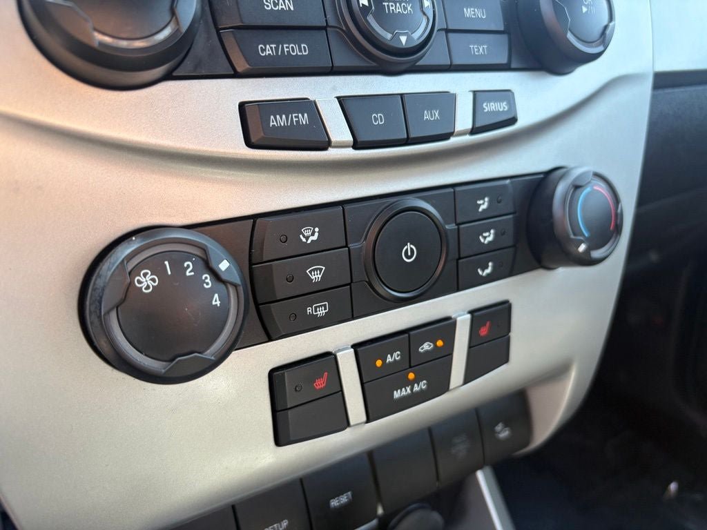 Used 2009 Ford Focus SEL FWD image 22