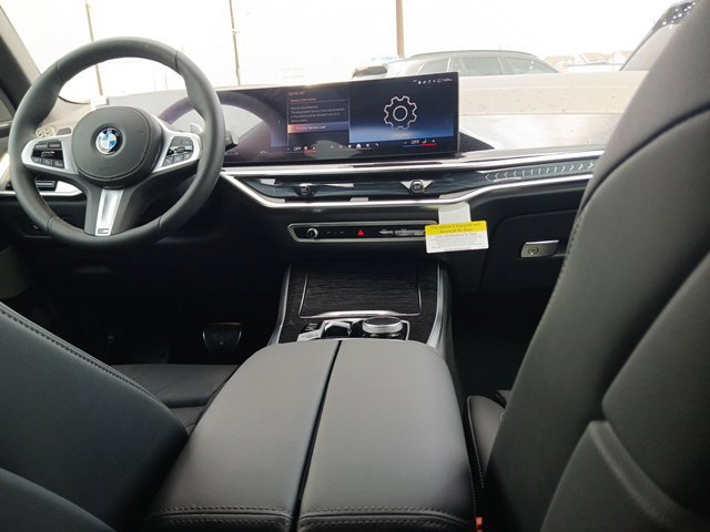 New 2026 BMW X5 xDrive40i w/ M Sport Package AWD/4WD image 11