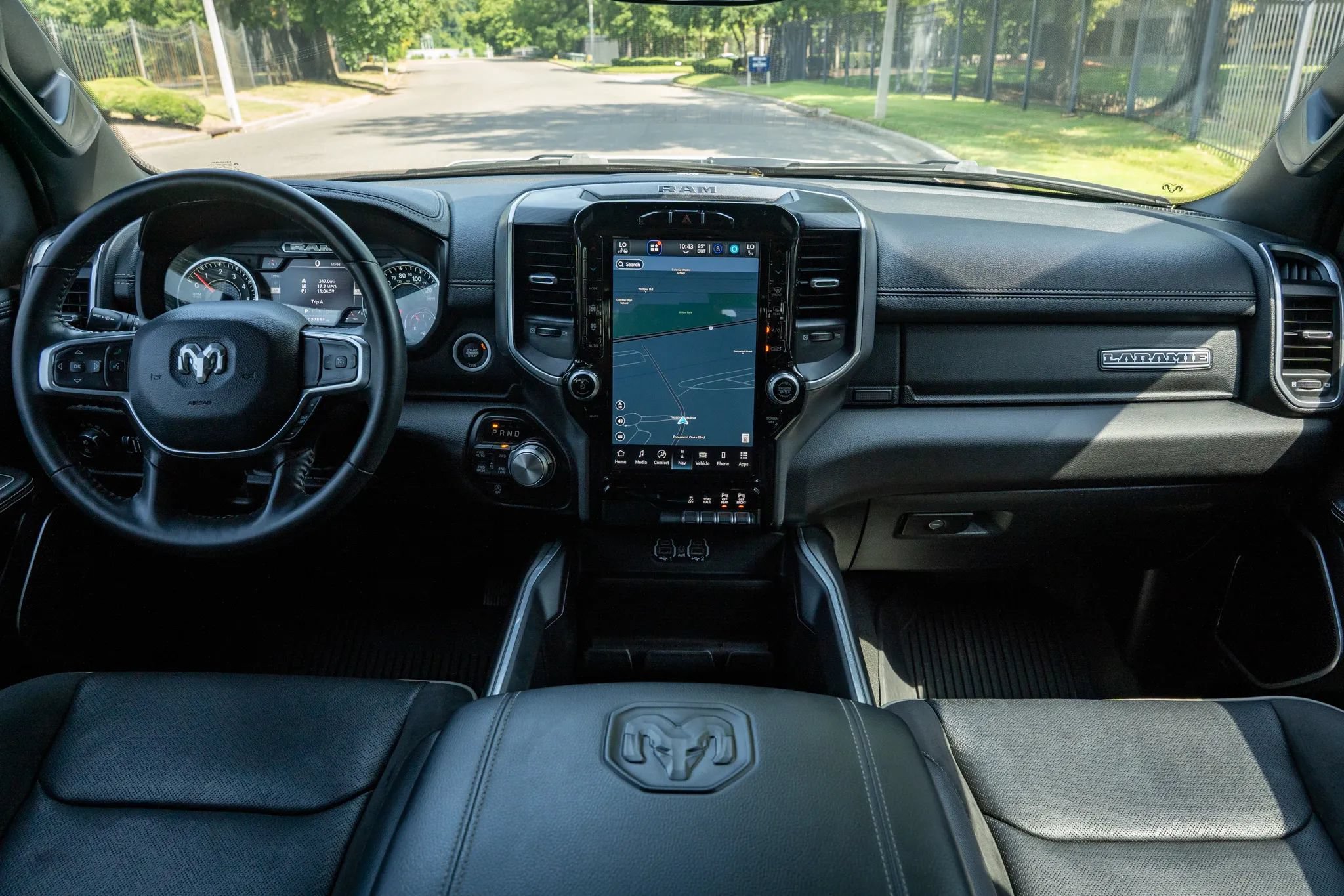 Used 2023 RAM 1500 Laramie AWD/4WD image 16