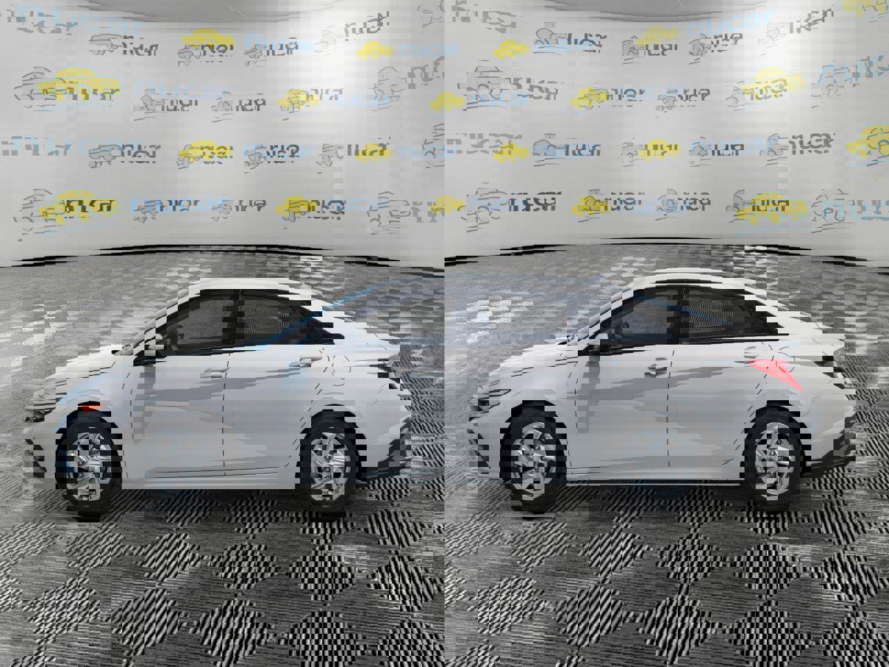 New 2026 Hyundai Elantra SE image 3