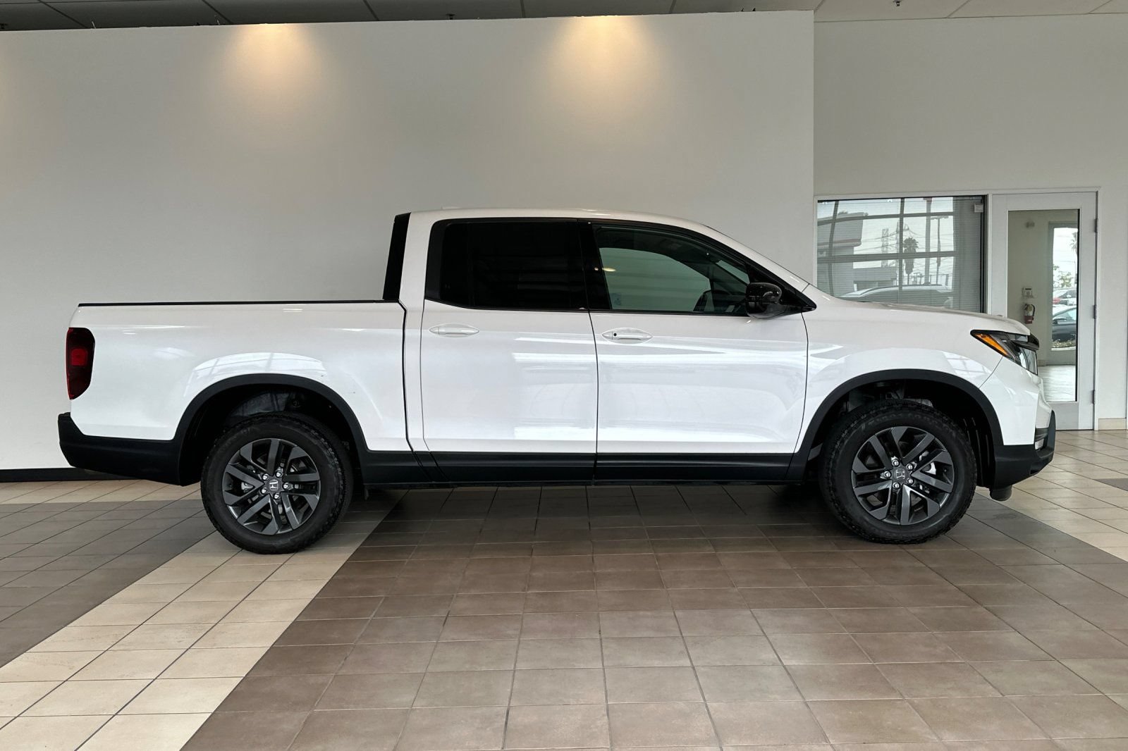 Used 2025 Honda Ridgeline Sport image 3