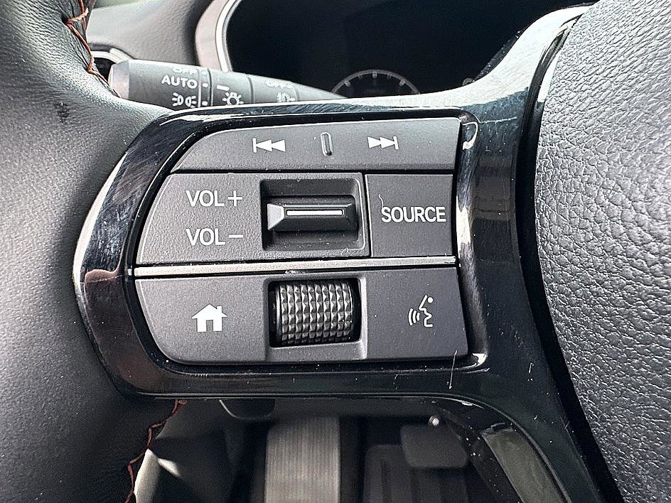 Used 2025 Honda Pilot Sport image 18