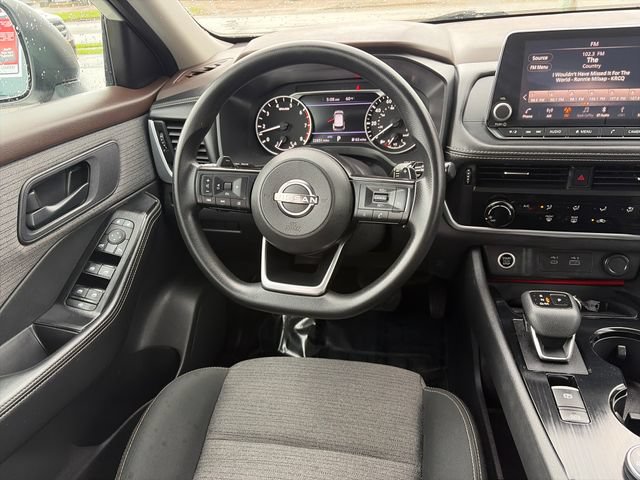 Used 2022 Nissan Rogue S AWD/4WD image 29