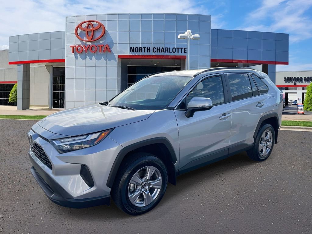 Used 2025 Toyota RAV4 XLE image 6
