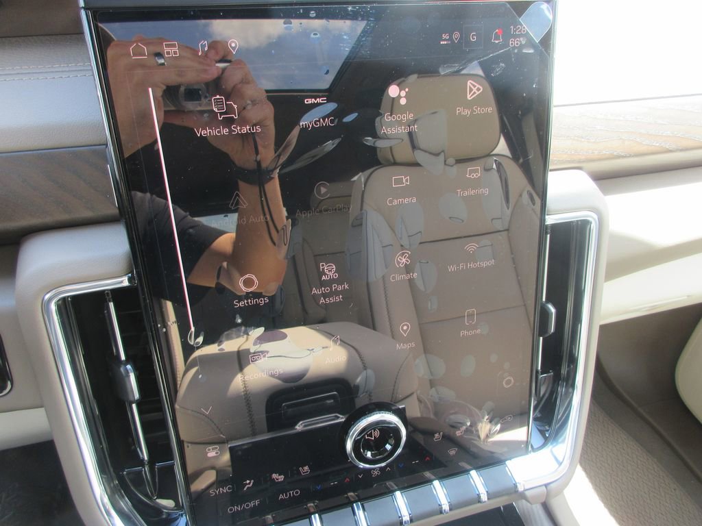 New 2026 GMC Yukon XL Denali w/ Denali Reserve Package AWD/4WD image 19
