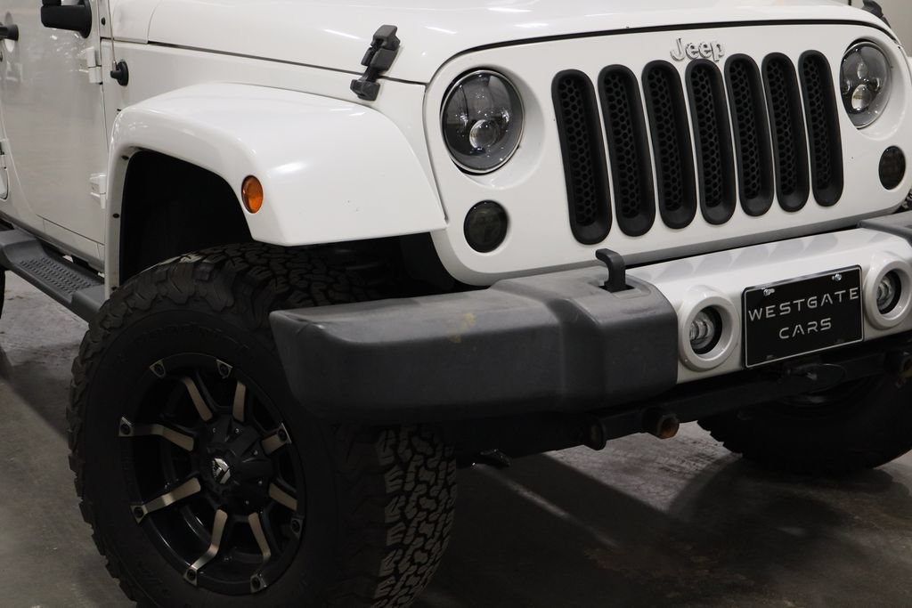 Used 2012 Jeep Wrangler Unlimited Sahara w/ Max Tow Pkg AWD/4WD image 41